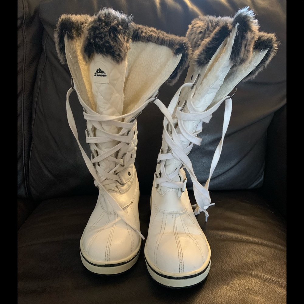 Aleader winter boots size 8